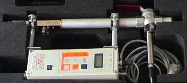 VSM3K mit Messdüse links und kalorimetrischem Sensor rechts